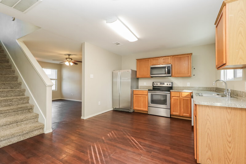 1,705/Mo, 16763 N Thrasher Drive Conroe, TX 77385 Dining Room View 2