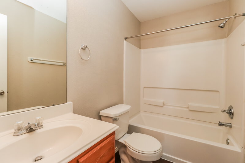 1,705/Mo, 16763 N Thrasher Drive Conroe, TX 77385 Bathroom View