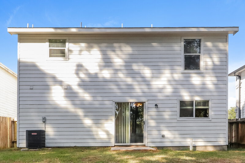 1,705/Mo, 16763 N Thrasher Drive Conroe, TX 77385 Rear View