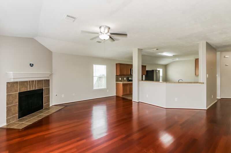 1,730/Mo, 18422 Austin Oak Lane Richmond, TX 77407 Living Room View 2