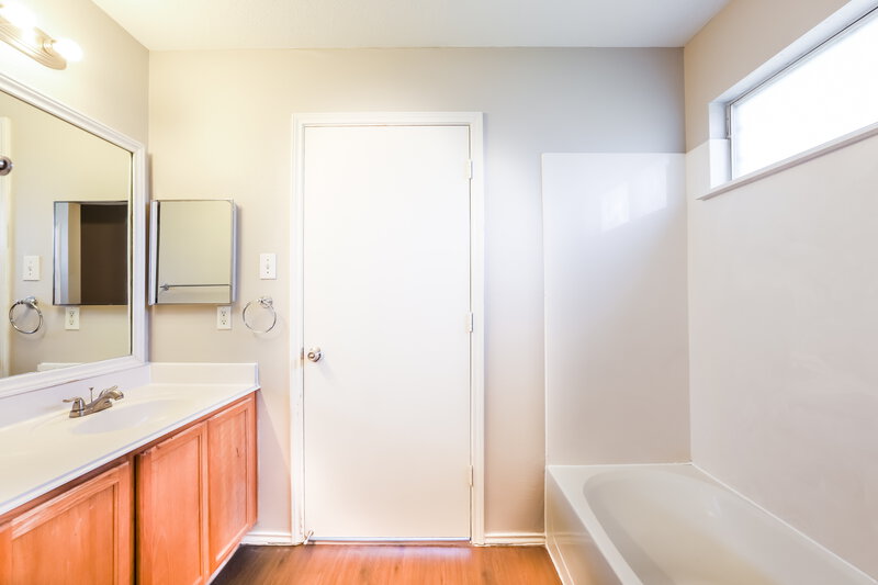 1,655/Mo, 4738 Windy Cypress Court Katy, TX 77449 Main Bathroom View