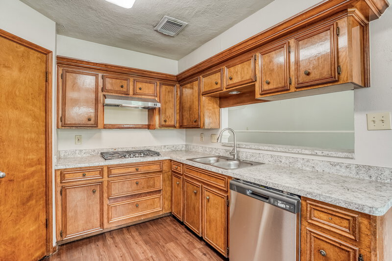 1,905/Mo, 15022 Mulberry Meadows Drive Houston, TX 77084 Kitchen View 2