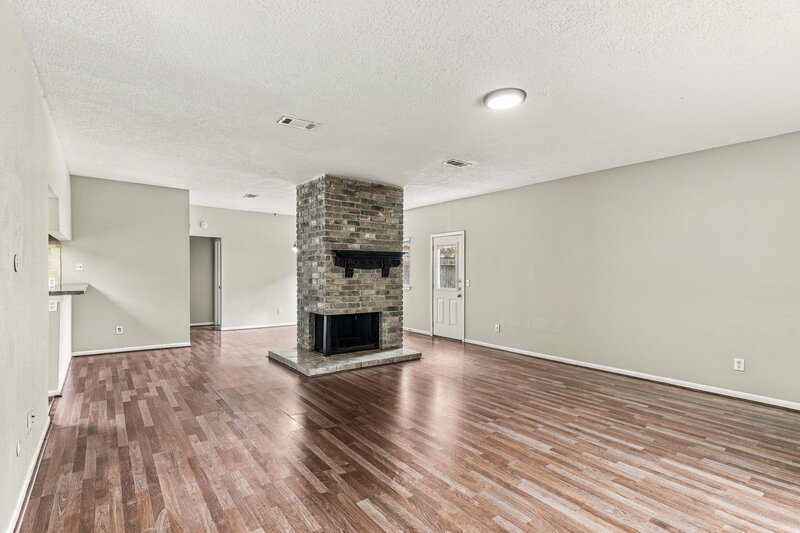 1,880/Mo, 5322 Windsong Trail Houston, TX 77084 Living Room View 3