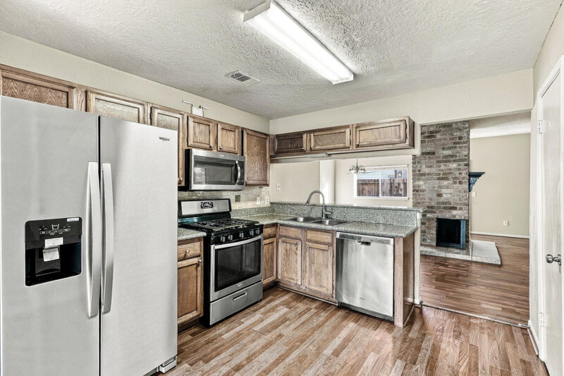 1,880/Mo, 5322 Windsong Trail Houston, TX 77084 Kitchen View