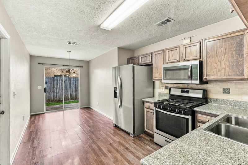1,880/Mo, 5322 Windsong Trail Houston, TX 77084 Kitchen View 2