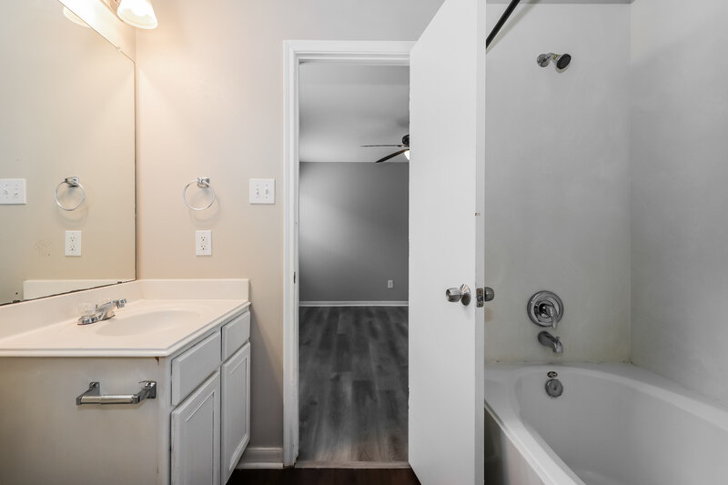 1,830/Mo, 7326 Legacy Pines Drive Cypress, TX 77433 Main Bathroom View