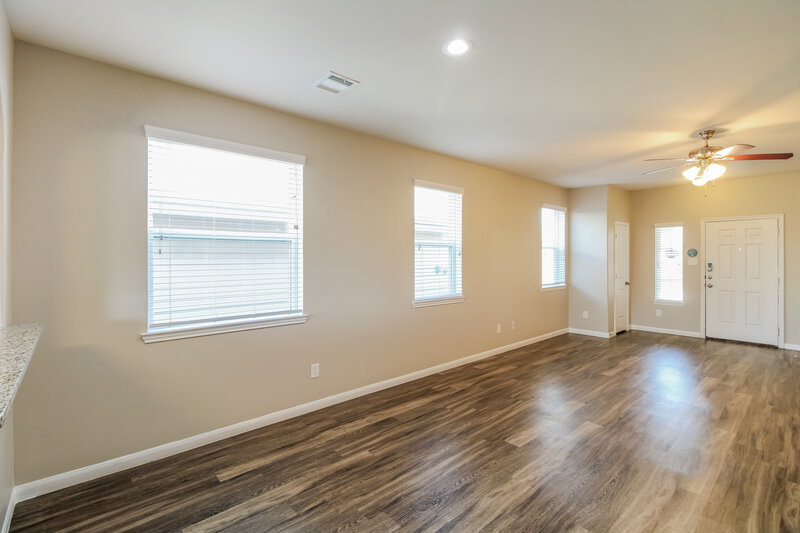 2,035/Mo, 10323 Leafy Autumn Path Houston, TX 77044 Living Room View
