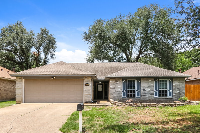 1,950/Mo, 15206 Ringfield Drive Houston, TX 77084 External View