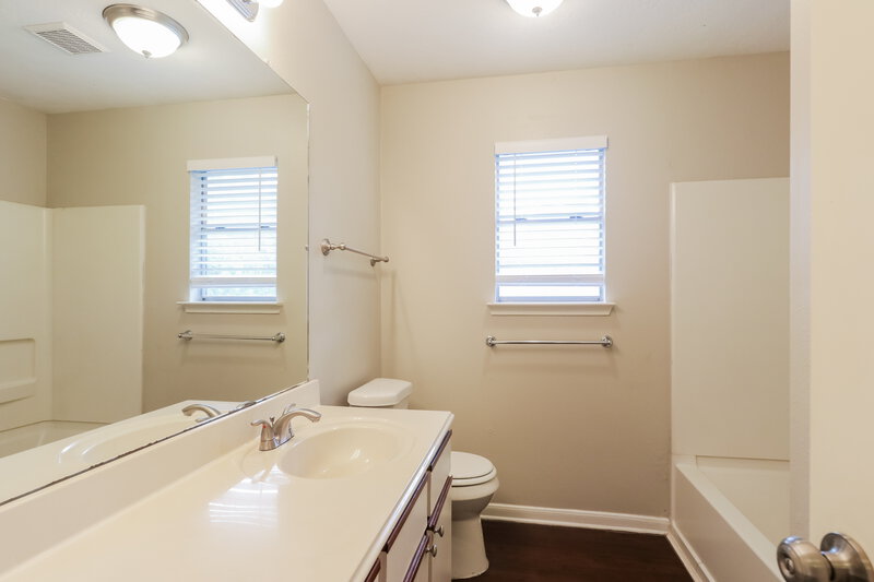 2,260/Mo, 3831 Woodlace Drive Humble, TX 77396 Bathroom View