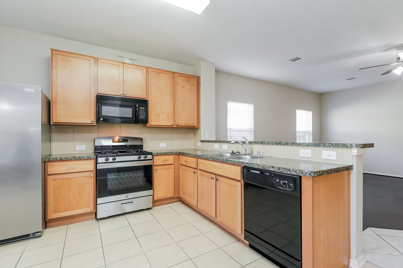 1,900/Mo, 20311 Percheron Trail Humble, TX 77338 Kitchen View 2