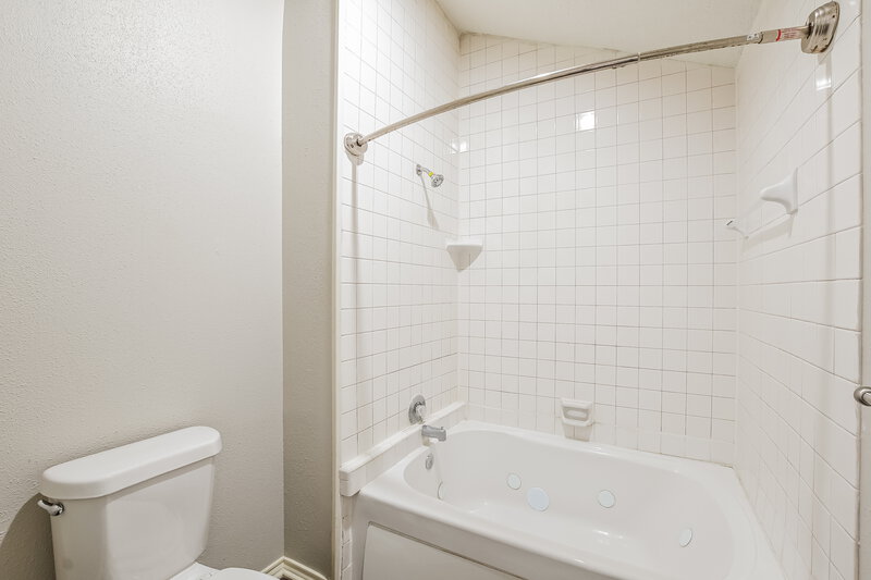 1,875/Mo, 25535 Chapel Ridge Lane Spring, TX 77373 Main Bathroom View 2