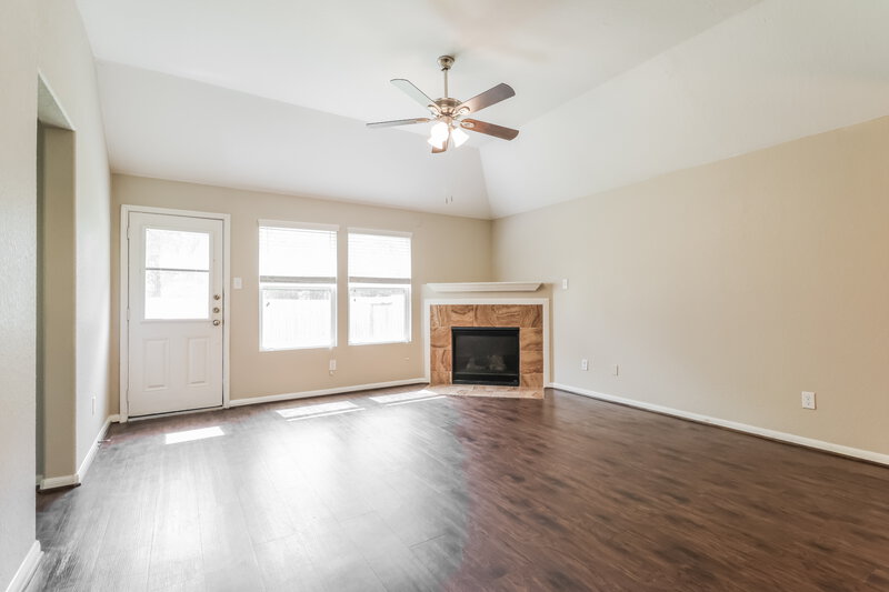 1,995/Mo, 21223 Fox Orchard Ct Humble, TX 77338 Living Room View