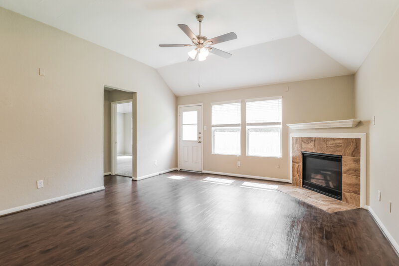 1,995/Mo, 21223 Fox Orchard Ct Humble, TX 77338 Living Room View 2