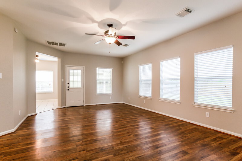 1,915/Mo, 1815 Adriana Lane Houston, TX 77049 Living Room View 2