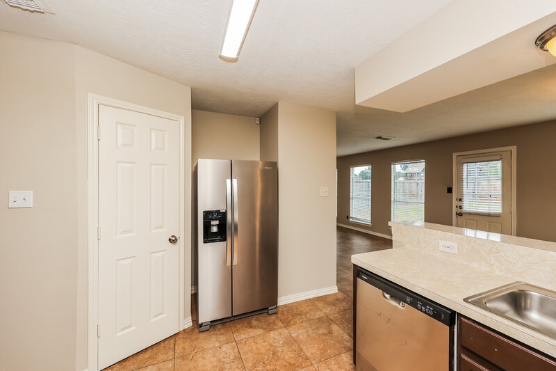 1,925/Mo, 19451 Cypress Royal Drive Katy, TX 77449 Kitchen View 3
