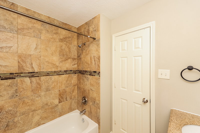 1,925/Mo, 19451 Cypress Royal Drive Katy, TX 77449 Bathroom View
