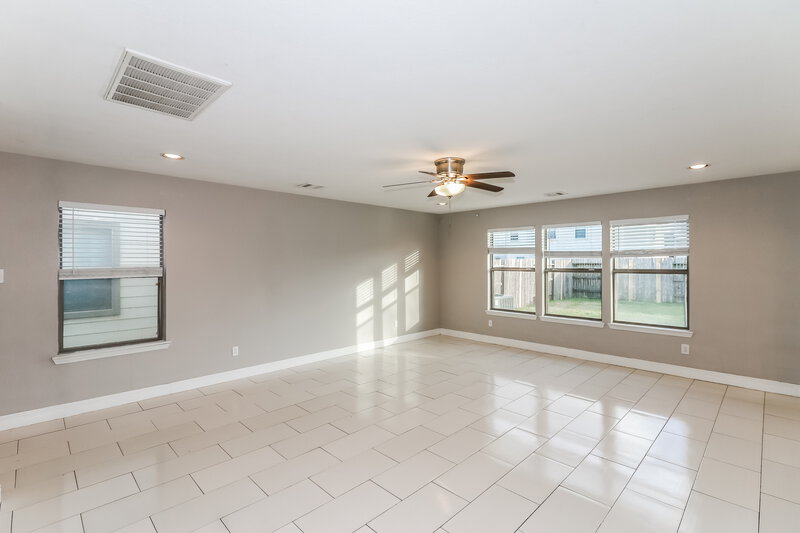 1,720/Mo, 18427 Westgate Pasture Lane Cypress, TX 77433 Living Room View