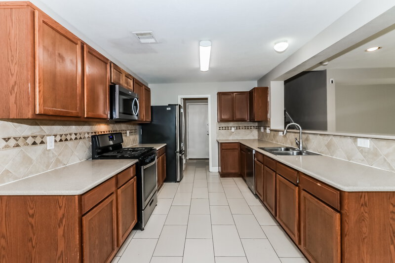 1,720/Mo, 18427 Westgate Pasture Lane Cypress, TX 77433 Kitchen View