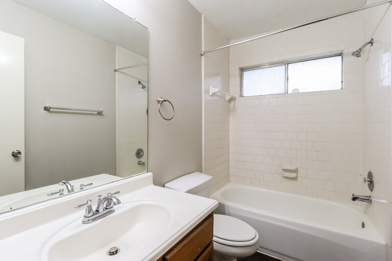 1,985/Mo, 5606 Roserock Lane Spring, TX 77379 Bathroom View