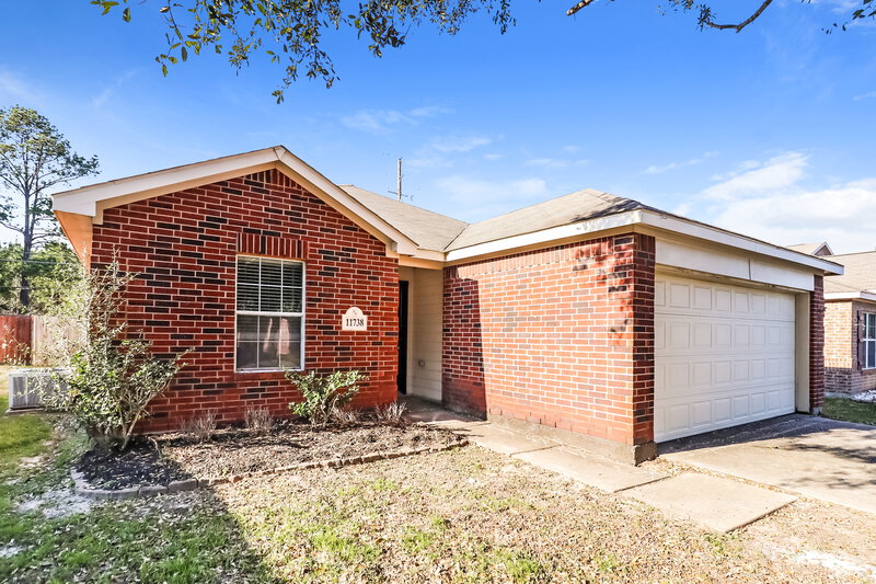 1,780/Mo, 11738 Elizabeth Court Pinehurst, TX 77362 Front View