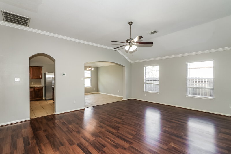 1,780/Mo, 11738 Elizabeth Court Pinehurst, TX 77362 Living Room View