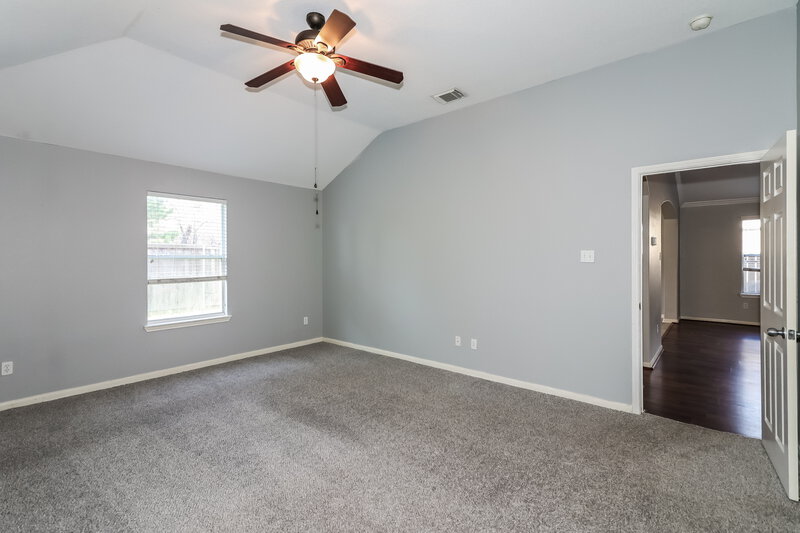 1,780/Mo, 11738 Elizabeth Court Pinehurst, TX 77362 Main Bedroom View