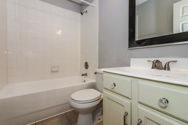 1,780/Mo, 11738 Elizabeth Court Pinehurst, TX 77362 Bathroom View