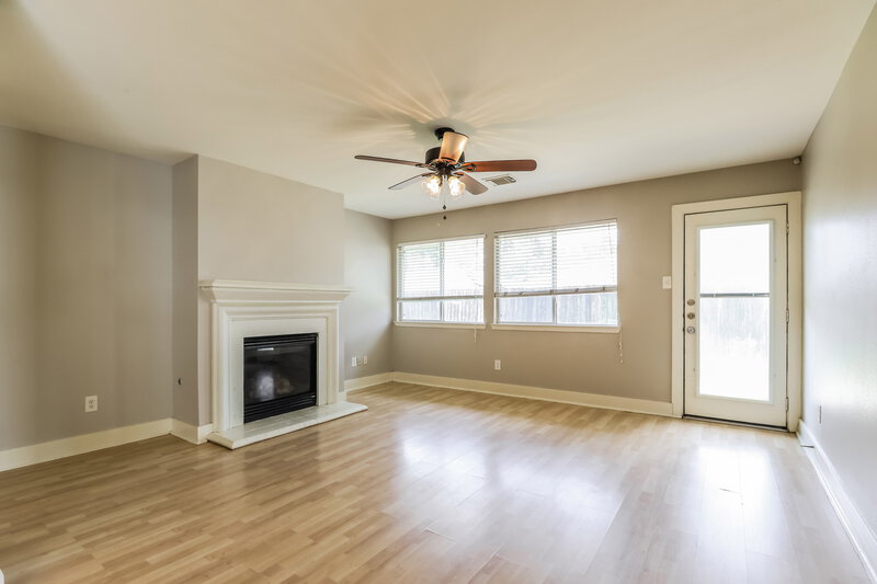 2,105/Mo, 422 Laurel Timbers Drive Houston, TX 77339 Living Room View