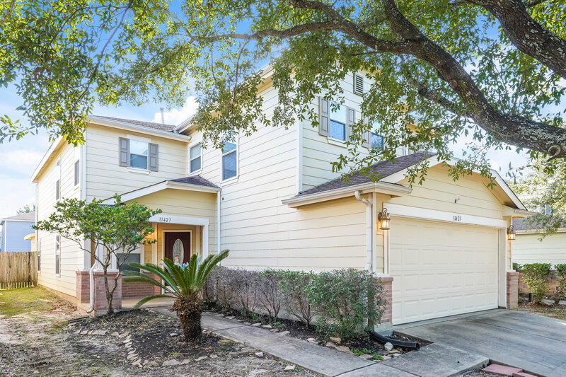 2,260/Mo, 11427 Flying Geese Lane Tomball, TX 77375 Front View