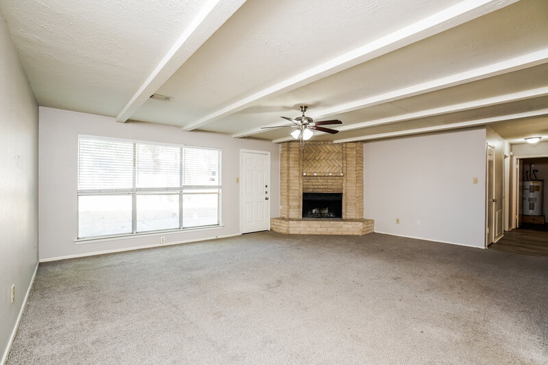 1,690/Mo, 11426 Milners Point Drive Houston, TX 77066 Living Room View 2