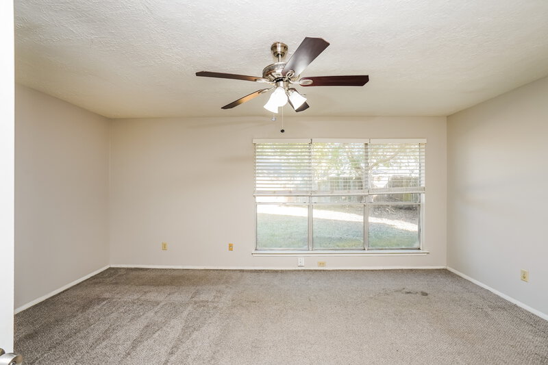 1,690/Mo, 11426 Milners Point Drive Houston, TX 77066 Main Bedroom View