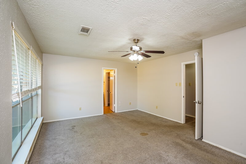 1,690/Mo, 11426 Milners Point Drive Houston, TX 77066 Main Bedroom View 2