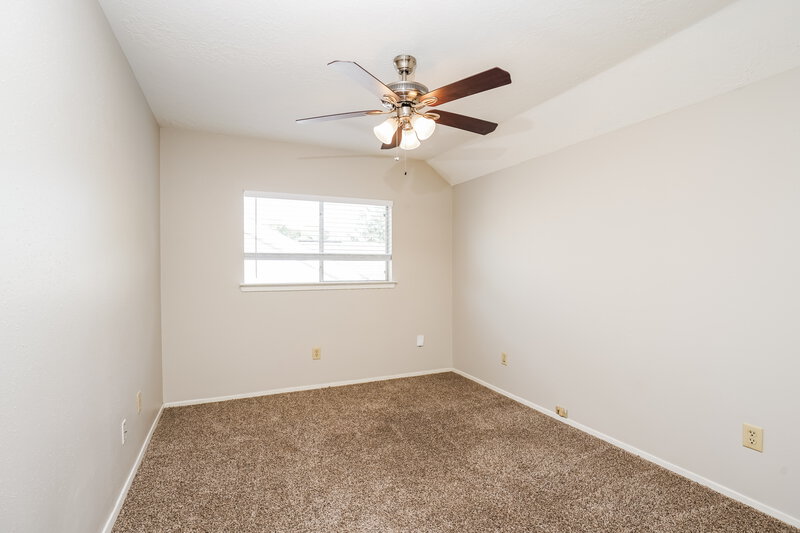 1,690/Mo, 11426 Milners Point Drive Houston, TX 77066 Bedroom View 2