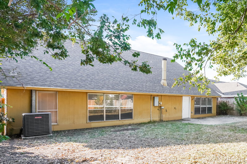 1,690/Mo, 11426 Milners Point Drive Houston, TX 77066 Rear View