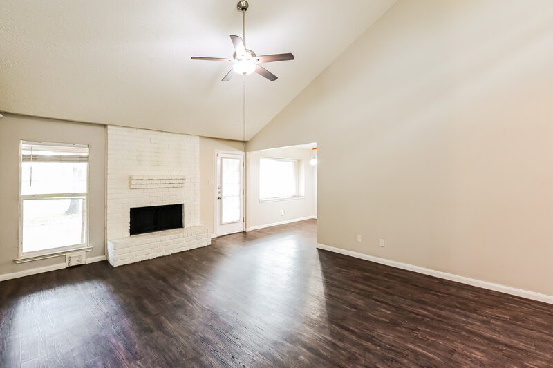 2,390/Mo, 11918 Cottonwood Lane Cypress, TX 77429 Living Room View
