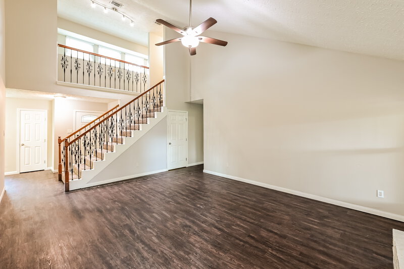 2,390/Mo, 11918 Cottonwood Lane Cypress, TX 77429 Living Room View 2