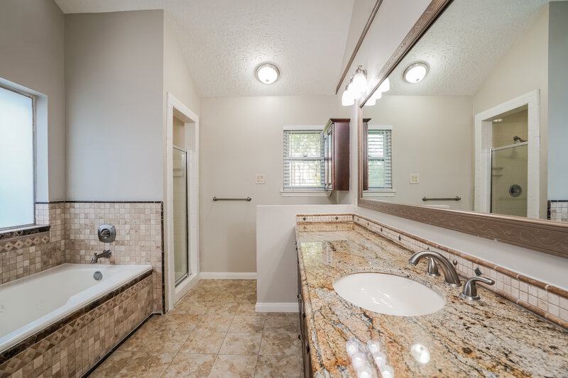 3,160/Mo, 11918 Cottonwood Lane Cypress, TX 77429 Main Bathroom View