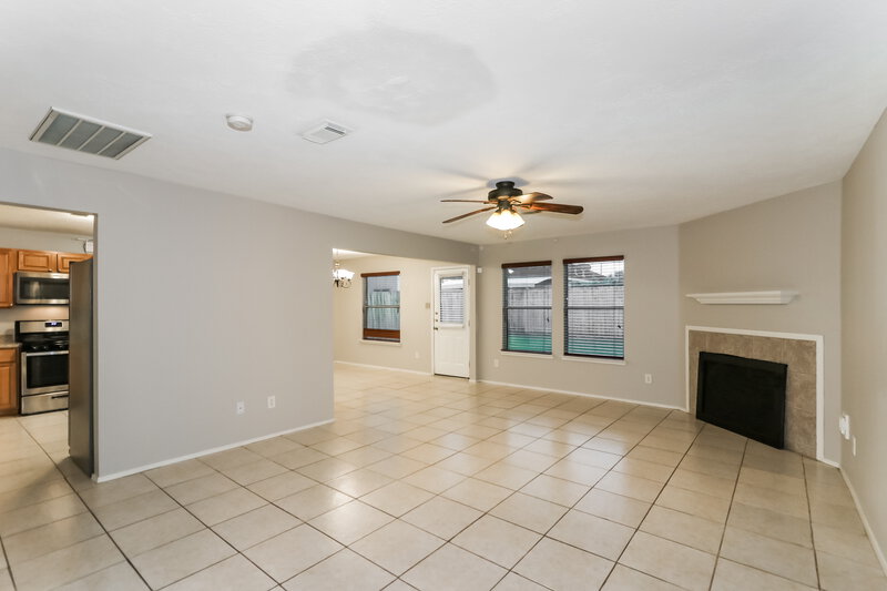 1,885/Mo, 11811 Sunny Stream Drive Tomball, TX 77375 Living Room View 2