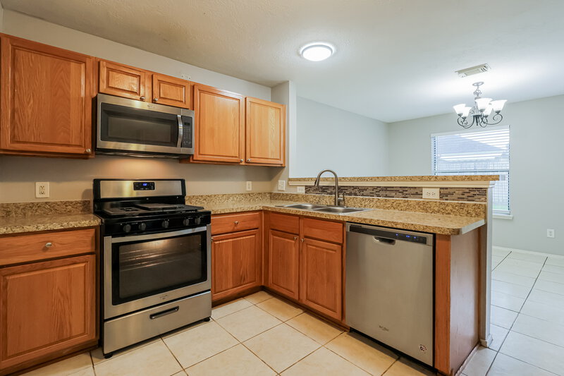1,745/Mo, 11811 Sunny Stream Drive Tomball, TX 77375 Kitchen View