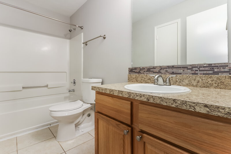 1,885/Mo, 11811 Sunny Stream Drive Tomball, TX 77375 Bathroom View