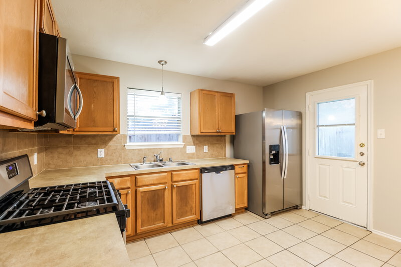 1,950/Mo, 23923 Blossom Crest Lane Spring, TX 77373 Kitchen View