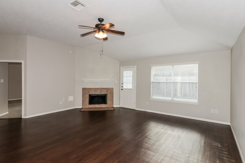 1,955/Mo, 18411 Atascocita Meadows Drive Humble, TX 77346 Living Room View 3