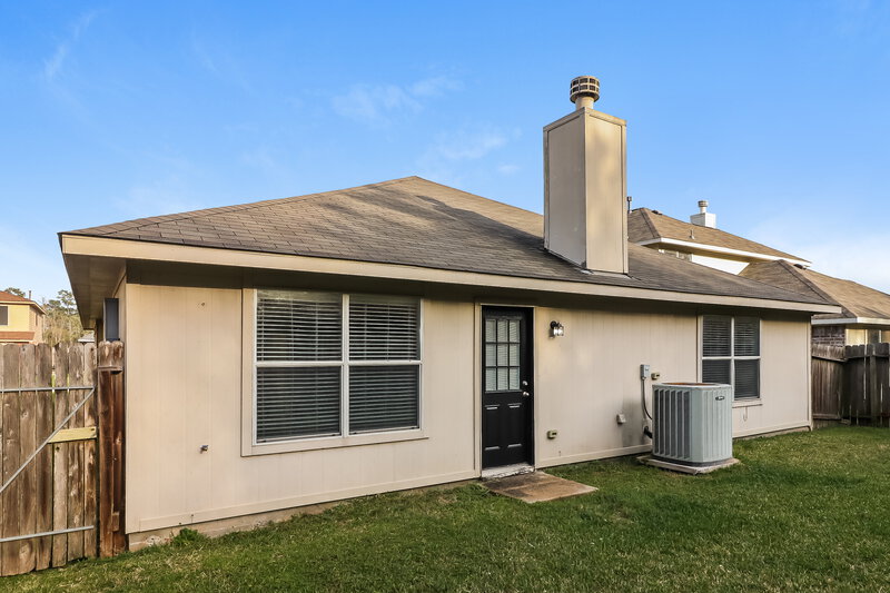 1,955/Mo, 18411 Atascocita Meadows Drive Humble, TX 77346 Rear View