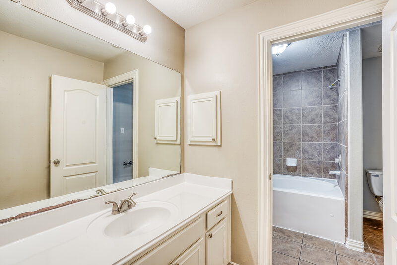 3,980/Mo, 2922 Brahman Dr Manvel, TX 77578 Bathroom View