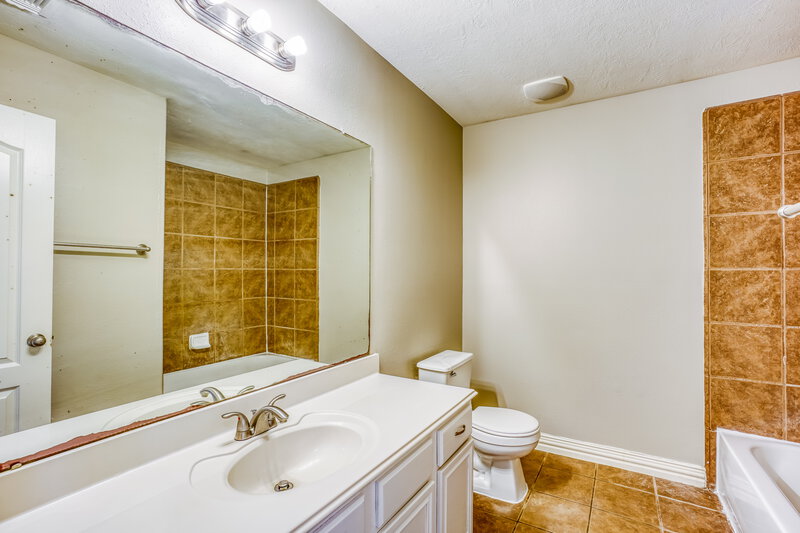 3,980/Mo, 2922 Brahman Dr Manvel, TX 77578 Bathroom View 2
