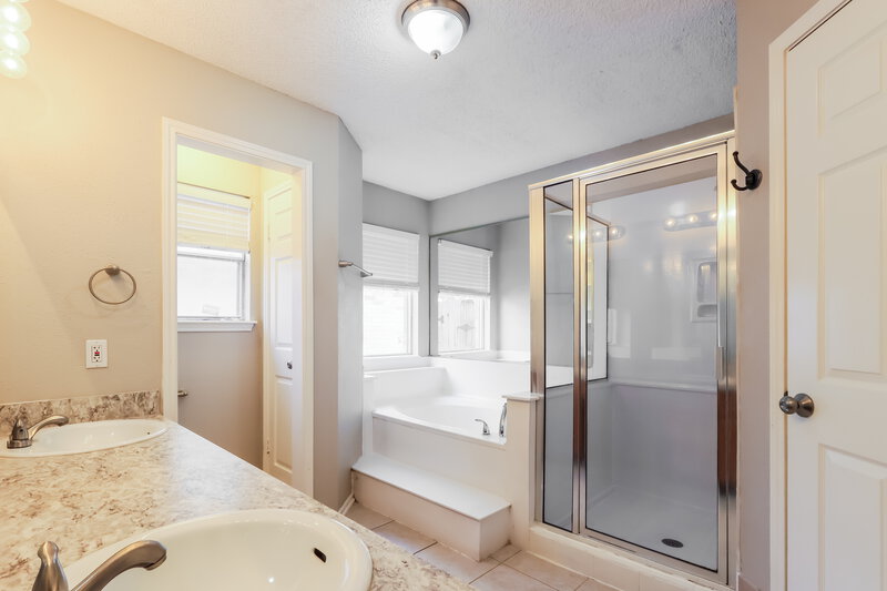 2,045/Mo, 17103 Spruce Run Drive Spring, TX 77379 Main Bathroom View