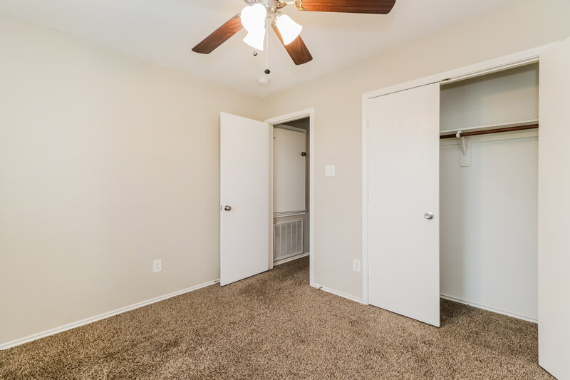 2,060/Mo, 13107 Gatton Park Drive Houston, TX 77066 Bedroom View 3