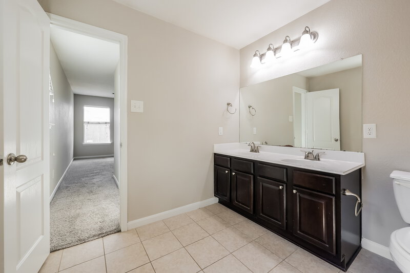 1,965/Mo, 29327 Legends Green Drive Spring, TX 77386 Main Bathroom View 2