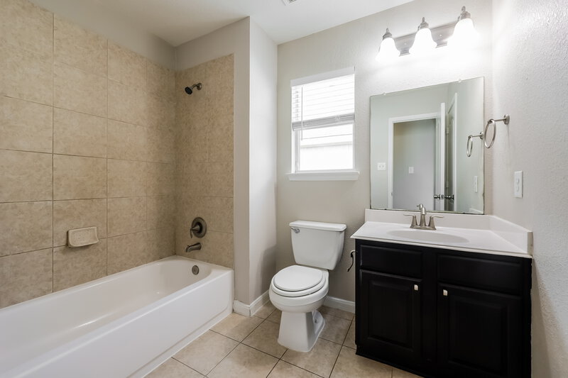 1,965/Mo, 29327 Legends Green Drive Spring, TX 77386 Bathroom View