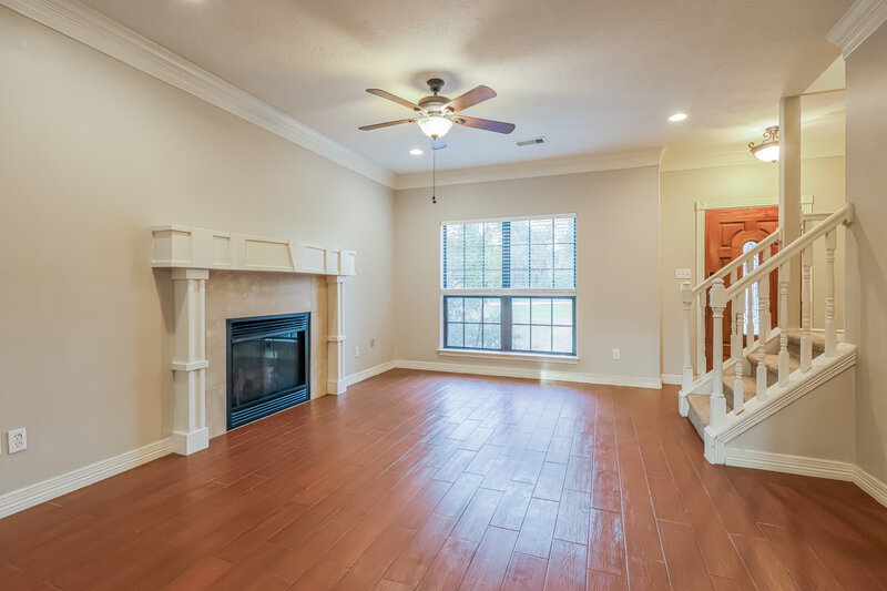 1,670/Mo, 612 Spruce Drive Conroe, TX 77302 Living Room View 2